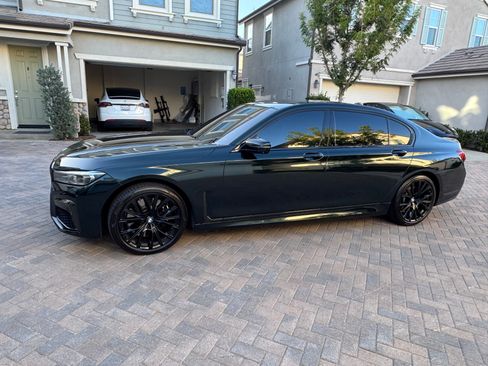 Used 2022 BMW 750Li xDrive AWD/4WD image 4