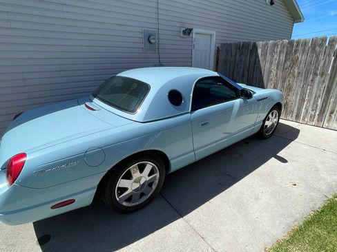 Used 2003 Ford Thunderbird RWD image 3