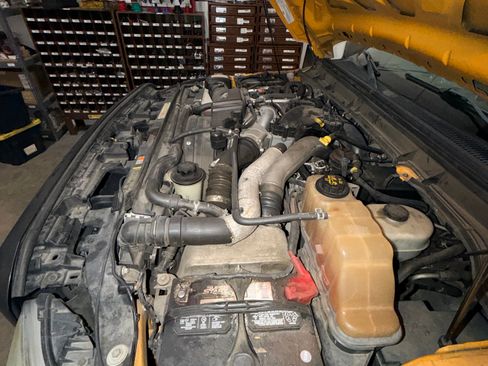 Used 2011 Ford F350 XL w/ Trailer Tow Pkg RWD image 11