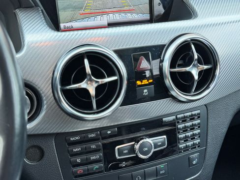 Used 2013 Mercedes-Benz GLK 350 4MATIC image 17