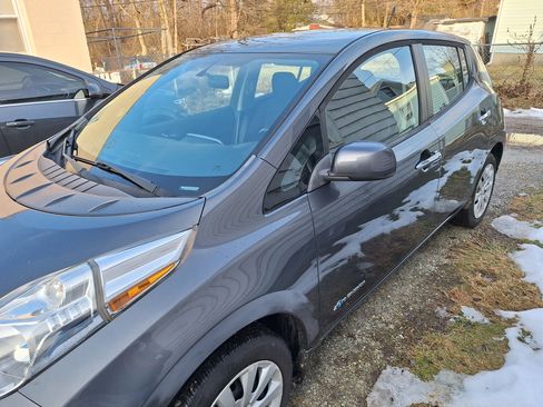 Used 2013 Nissan Leaf S w/ Charger Pkg image 2