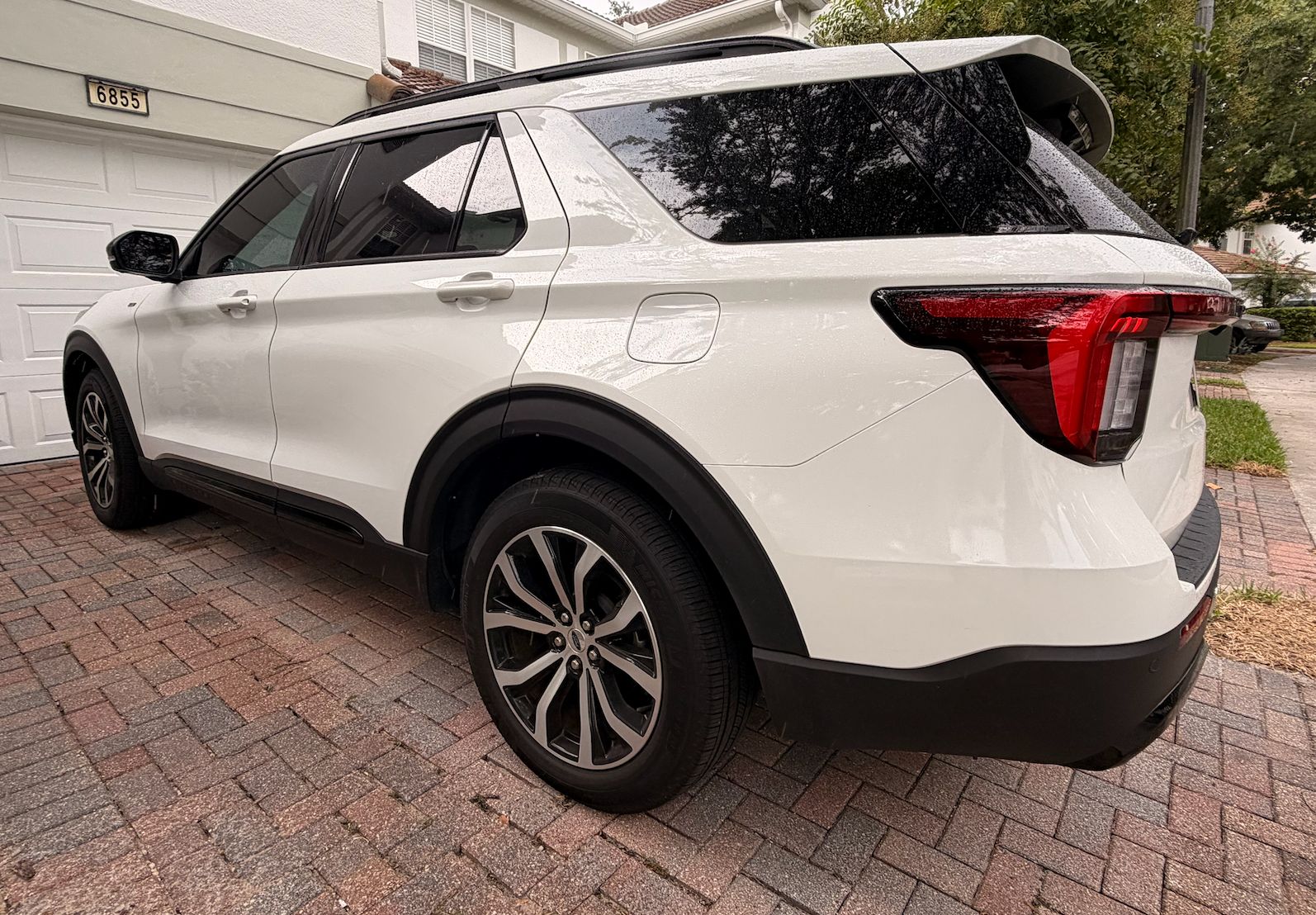 Used 2025 Ford Explorer ST-Line RWD image 4