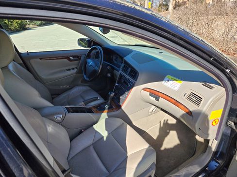 Used 2005 Volvo S60 2.5T image 9
