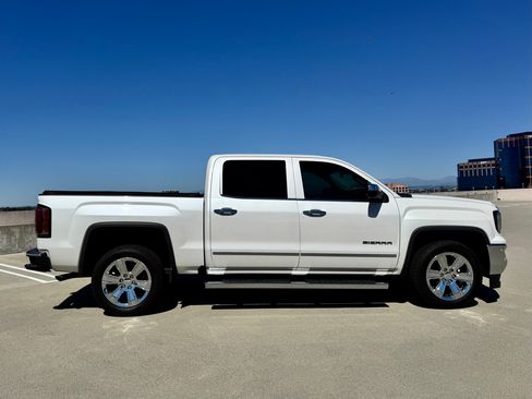 Used 2017 GMC Sierra 1500 SLT image 9