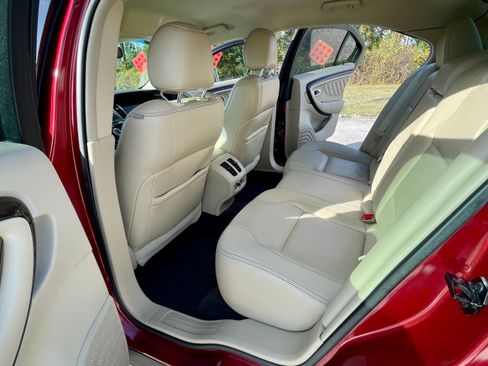 Used 2018 Ford Taurus Limited w/ Driver Assist Package image 14