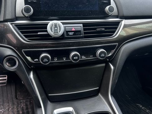 Used 2019 Honda Accord Sport image 12