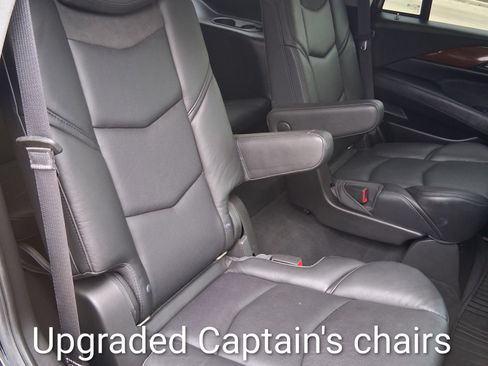 Used 2018 Cadillac Escalade Premium Luxury image 18