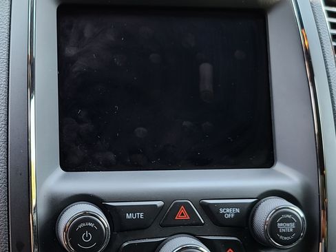 Used 2018 Dodge Durango R/T w/ Technology Group image 18