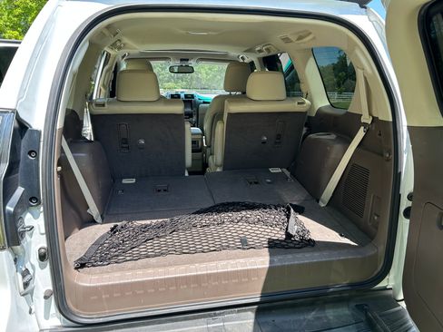 Used 2017 Lexus GX 460 AWD/4WD image 9