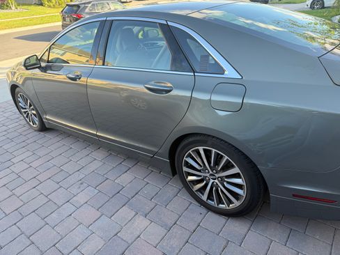 Used 2017 Lincoln MKZ Premiere image 4