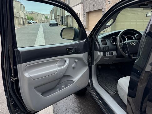 Used 2012 Toyota Tacoma 2WD Regular Cab image 14