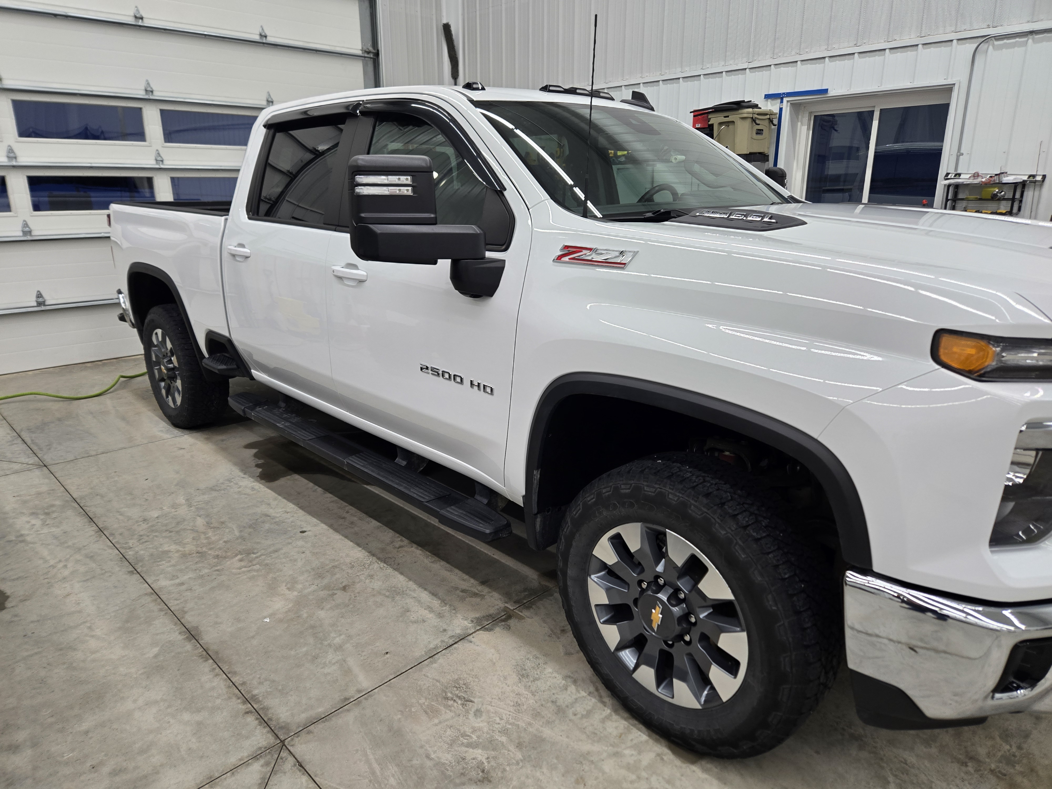 Used 2024 Chevrolet Silverado 2500 LT AWD/4WD image 4