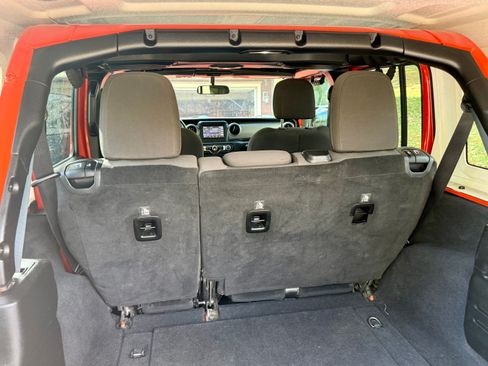 Used 2018 Jeep Wrangler Unlimited Sport image 20