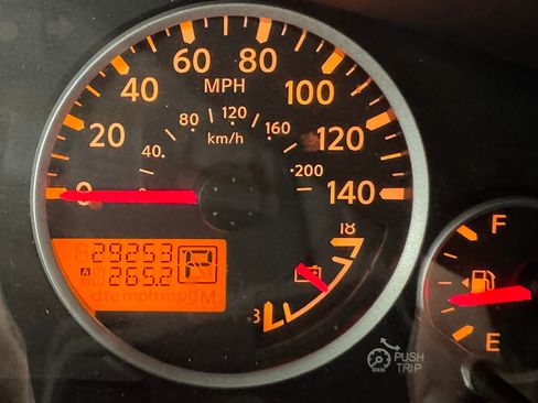 Used 2019 Nissan Frontier SL RWD image 9