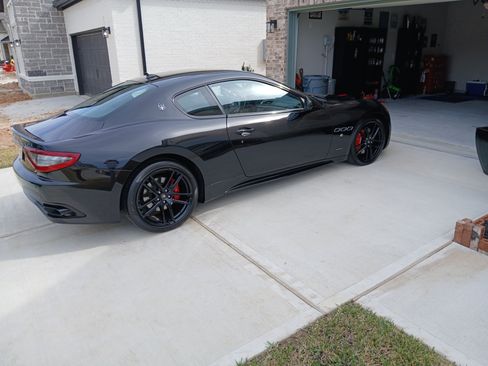 Used 2017 Maserati GranTurismo MC image 9