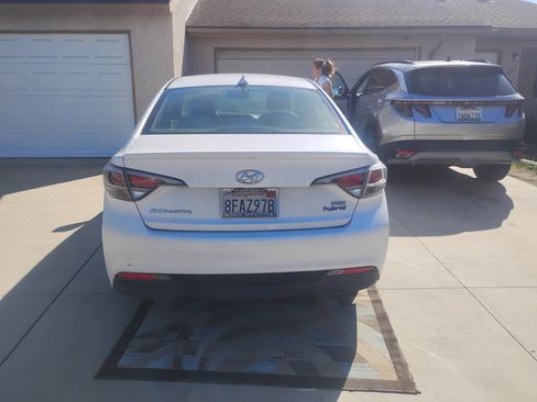 Used 2017 Hyundai Sonata Plug-In Hybrid image 8