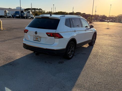Used 2023 Volkswagen Tiguan SE image 13