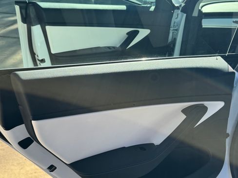 Used 2019 Tesla Model 3 Standard Range Plus image 6