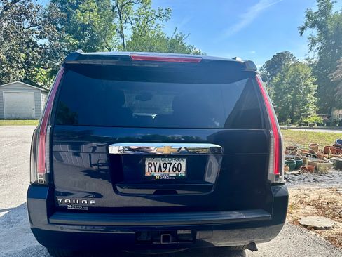 Used 2019 Chevrolet Tahoe LT RWD image 4