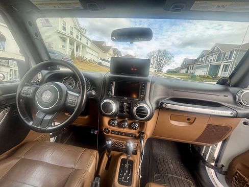 Used 2012 Jeep Wrangler Unlimited Sahara w/ Connectivity Group image 6