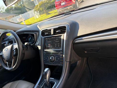 Used 2014 Ford Fusion Titanium image 9