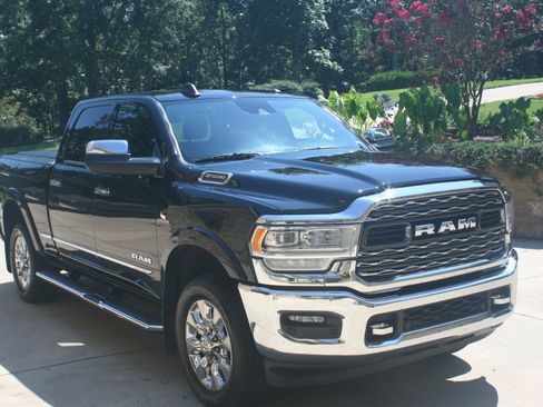 Used 2021 RAM 2500 Limited AWD/4WD image 1