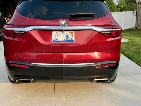 Used 2020 Buick Enclave Essence FWD image 4