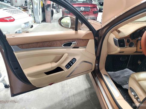 Used 2010 Porsche Panamera Turbo image 14
