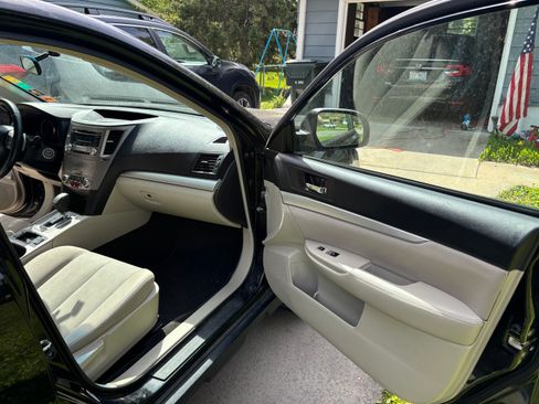 Used 2013 Subaru Outback 2.5i Premium w/ All-Weather Pkg AWD/4WD image 20