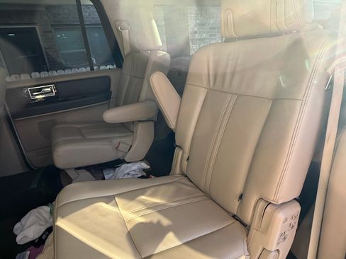 Used 2017 Lincoln Navigator L Reserve image 12