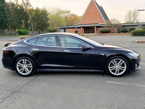 Used 2016 Tesla Model S 70D image 2