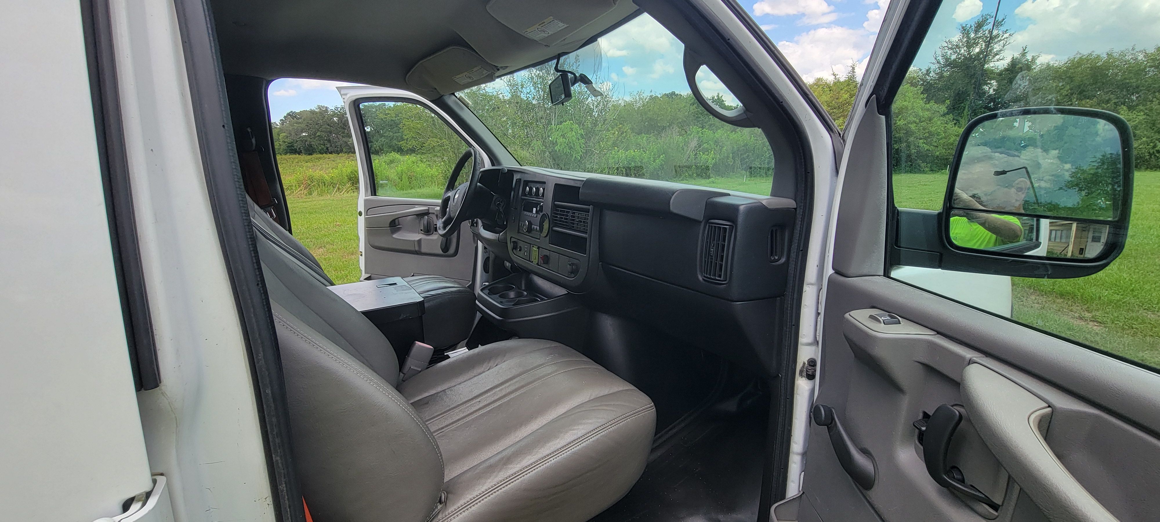 Used 2013 Chevrolet Express 2500 RWD image 8