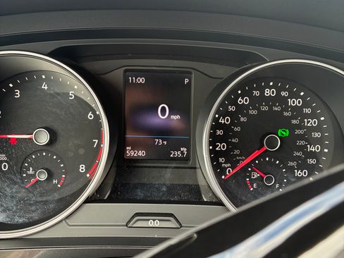 Used 2019 Volkswagen Tiguan SE w/ Panoramic Sunroof Package image 12