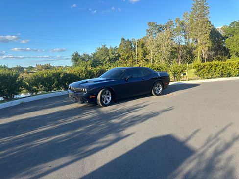 Used 2015 Dodge Challenger SXT Plus w/ Sound Group II image 2