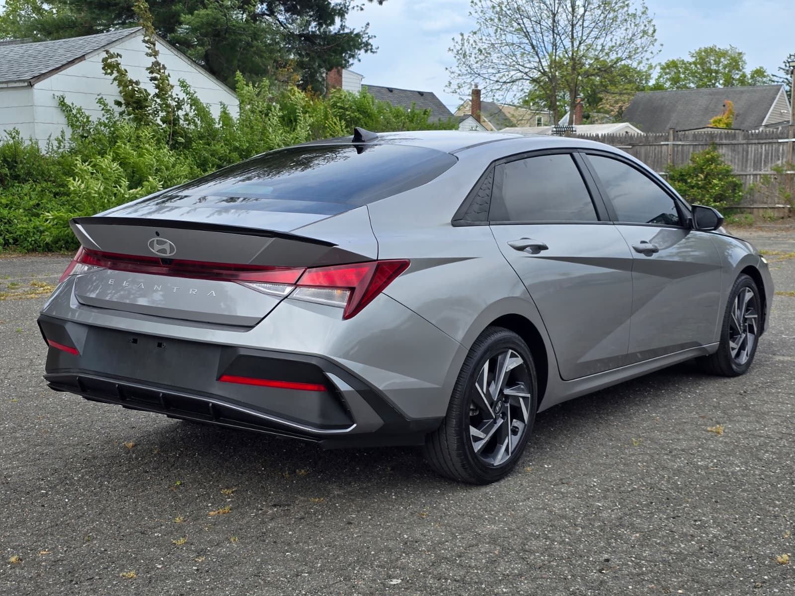 Used 2025 Hyundai Elantra Sport FWD image 6
