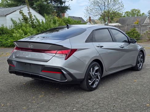 Used 2025 Hyundai Elantra Sport FWD image 6