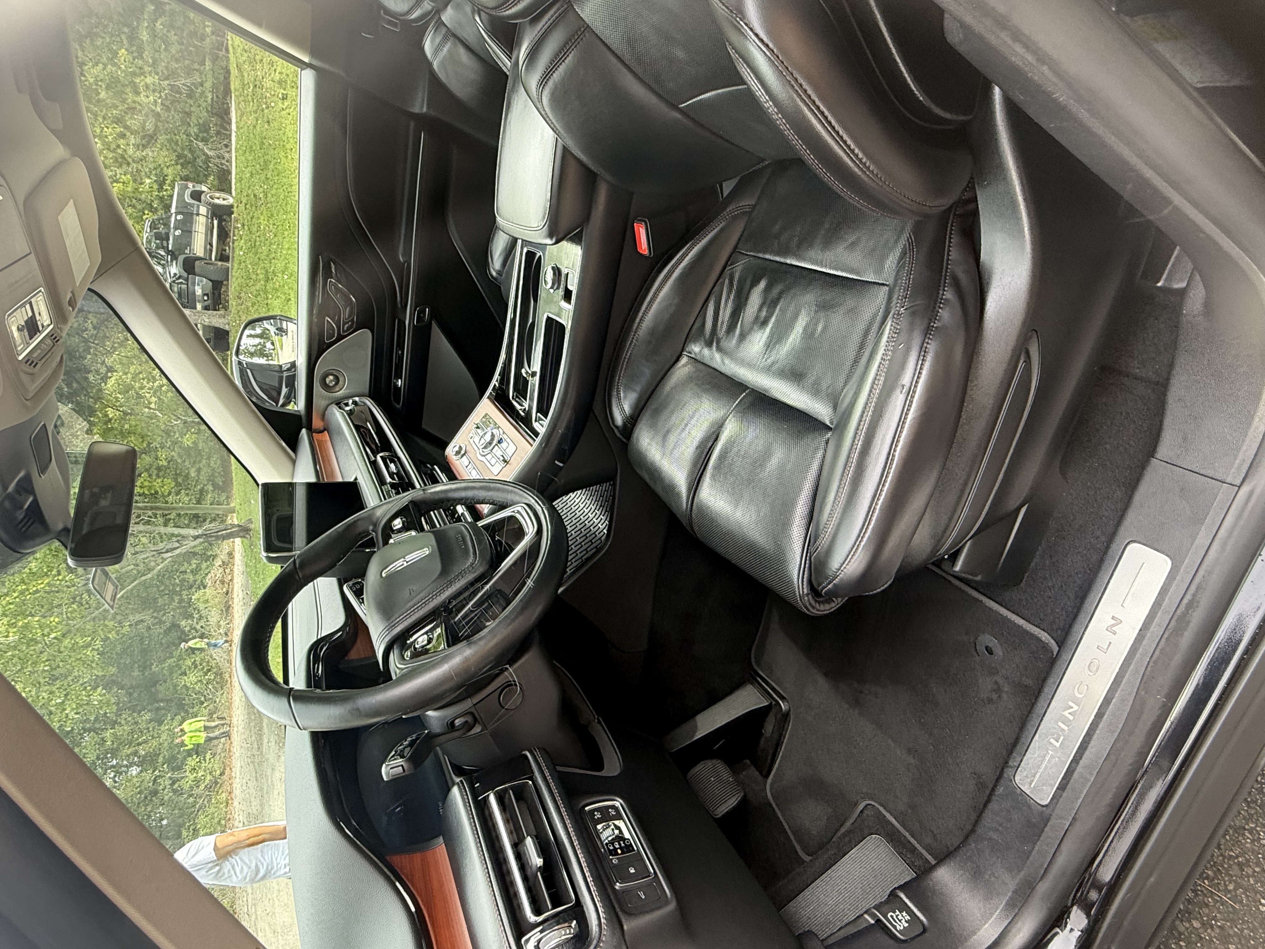 Used 2020 Lincoln Aviator Reserve w/ Equipment Group 202A AWD/4WD image 16