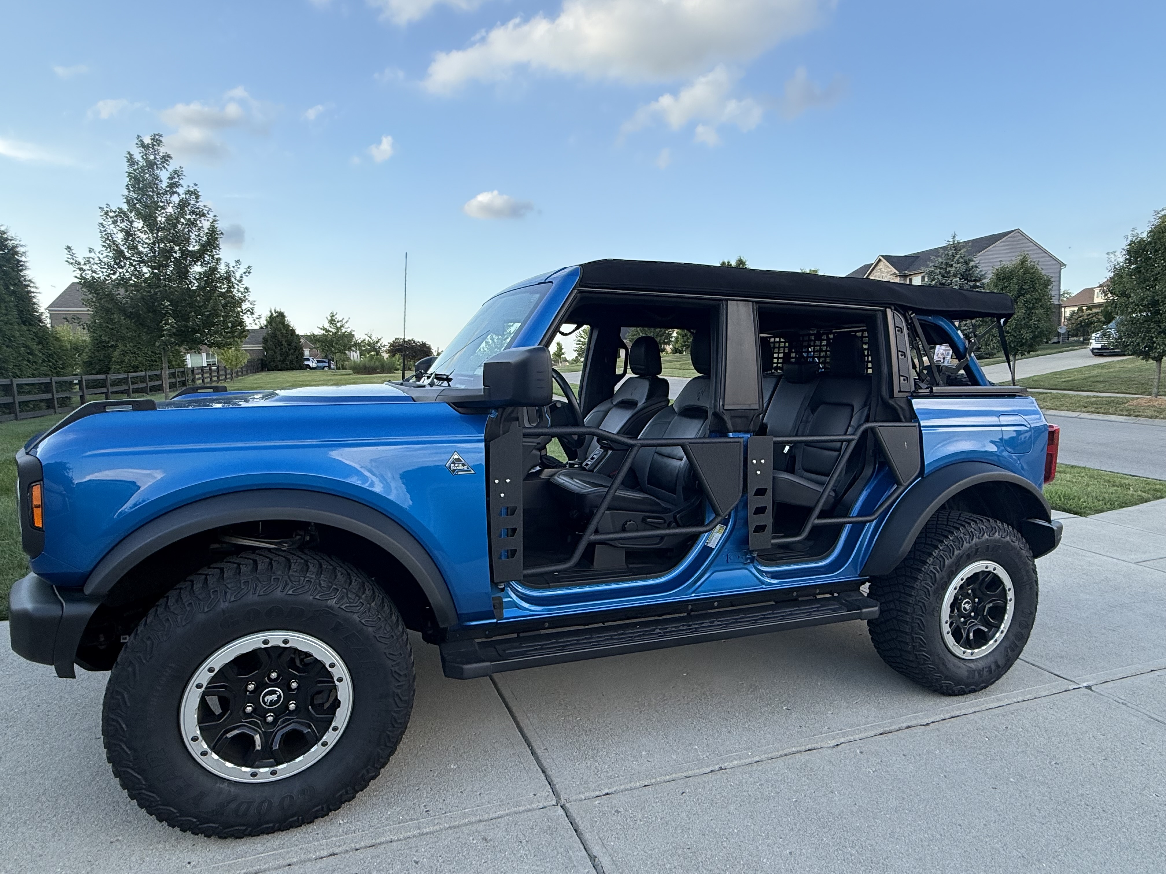 Used 2023 Ford Bronco Black Diamond w/ Sasquatch Package AWD/4WD image 9