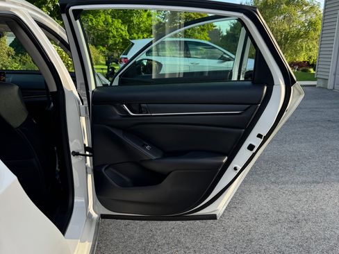 Used 2020 Honda Accord EX image 22