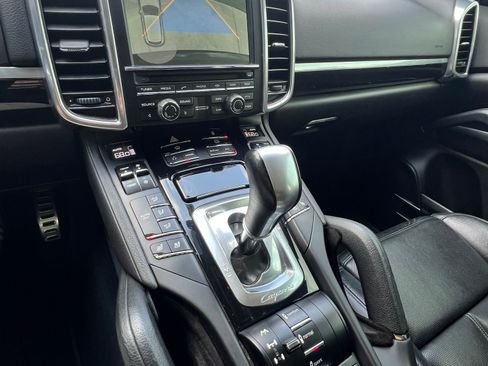 Used 2013 Porsche Cayenne S image 14