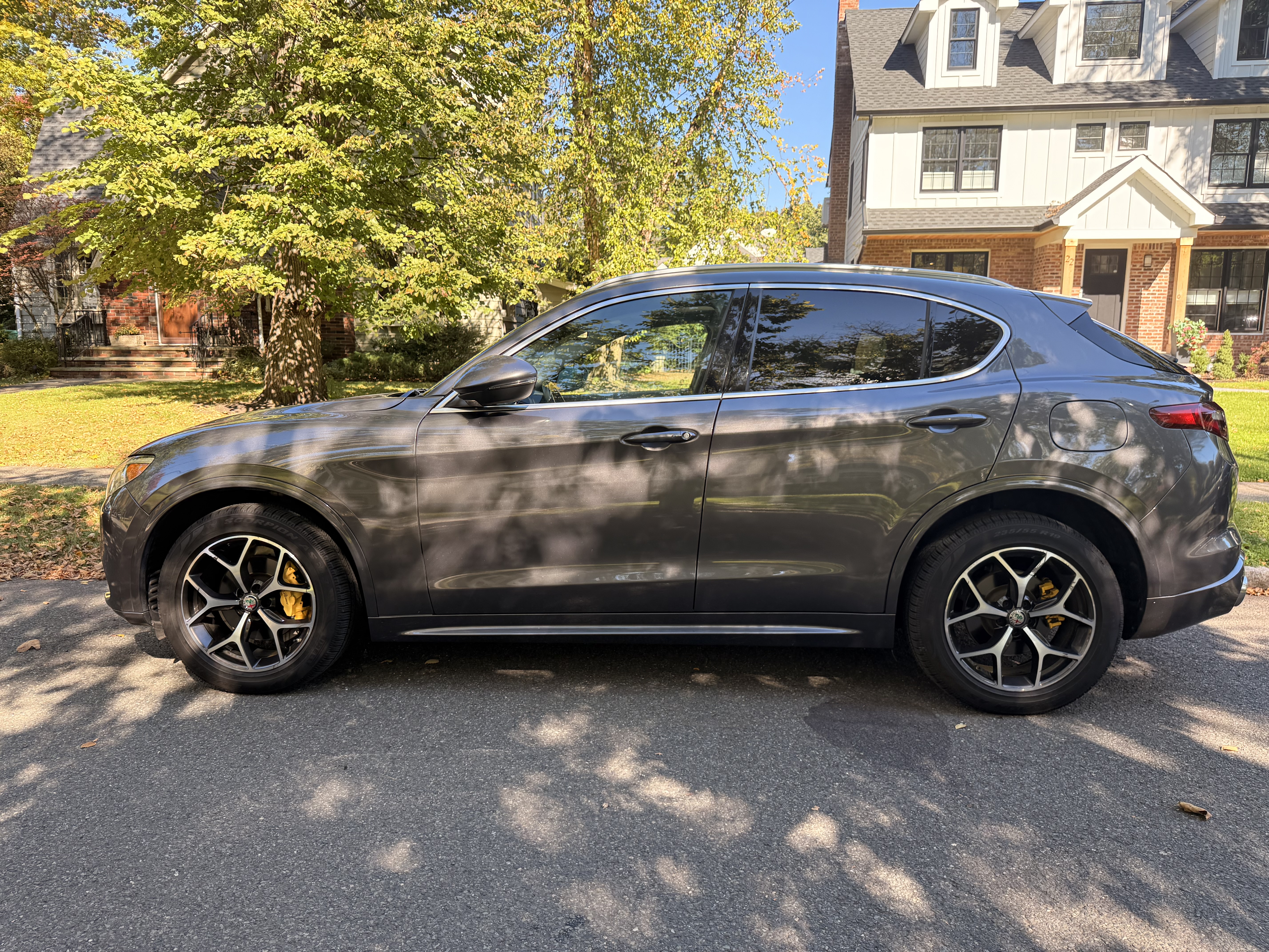 Used 2021 Alfa Romeo Stelvio Ti w/ Active Assist 2 Package TI AWD/4WD image 6