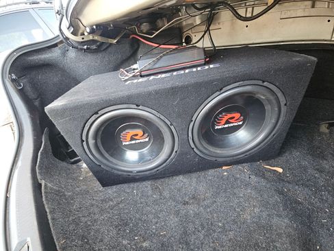 Used 2011 Toyota Camry LE image 10