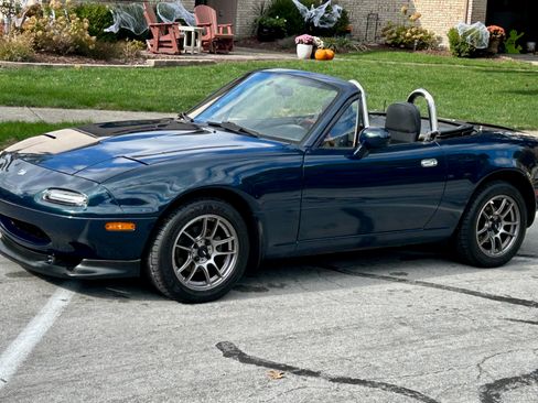 Used 1997 MAZDA MX-5 Miata image 8