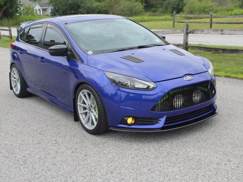Used 2014 Ford Focus ST w/ Equipment Group 201A FWD image 14
