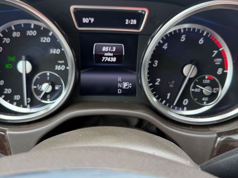 Used 2015 Mercedes-Benz GL 450 4MATIC w/ Appearance Package image 9