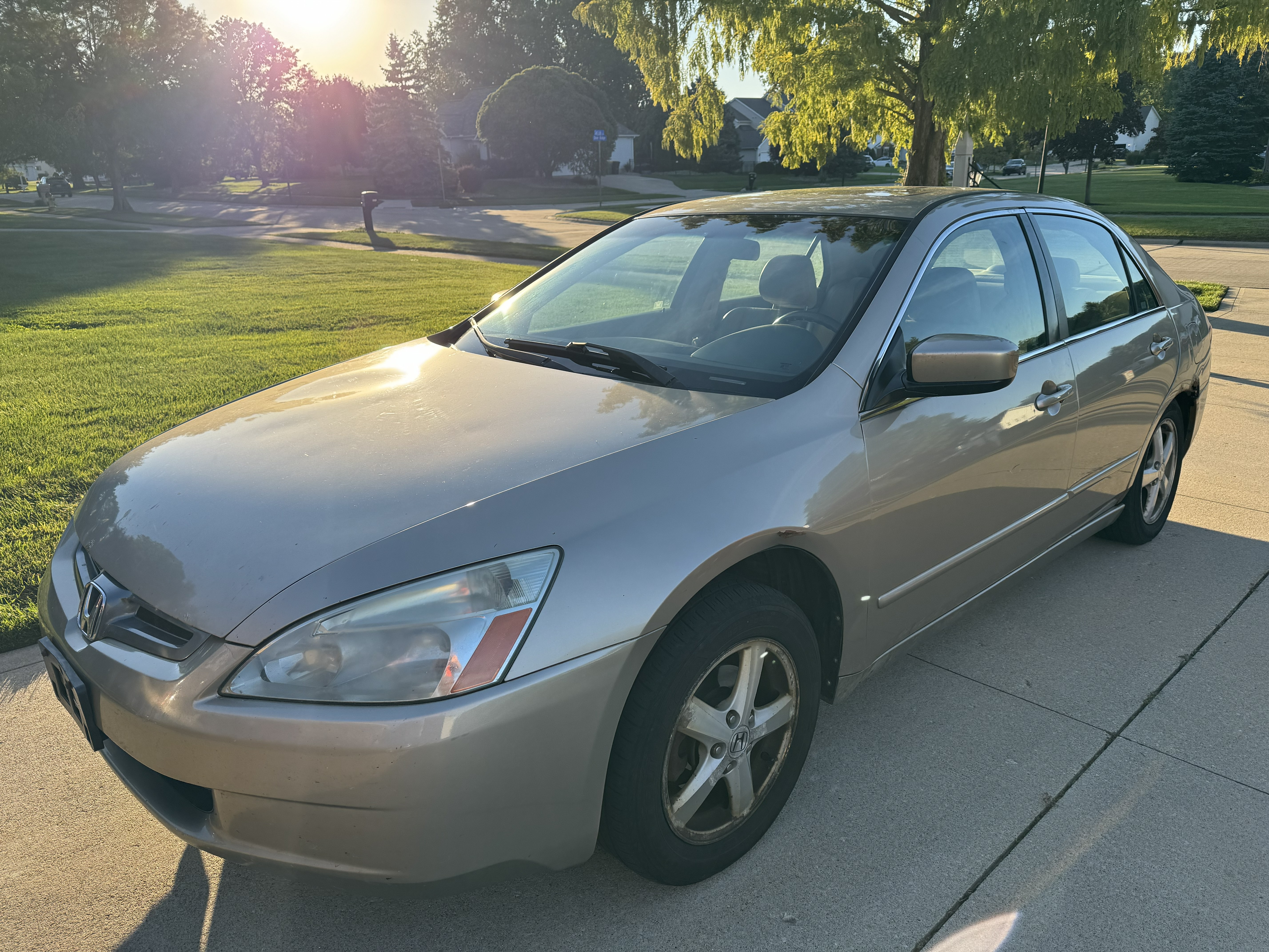 Used 2004 Honda Accord EX image 2
