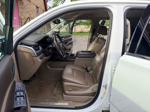 Used 2019 Chevrolet Tahoe LT w/ Luxury Package AWD/4WD image 8