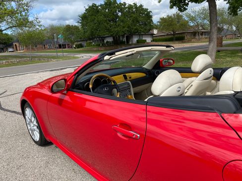 Used 2003 Lexus SC 430 Convertible image 4