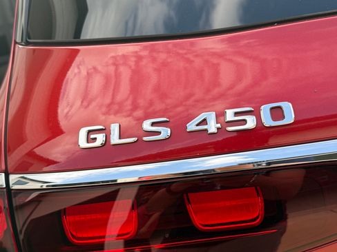 Used 2024 Mercedes-Benz GLS 450 4MATIC image 6