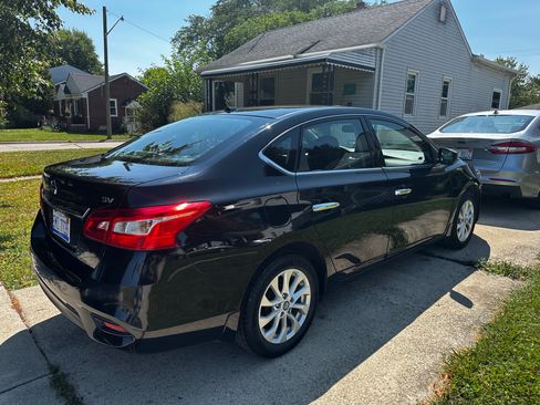 Used 2016 Nissan Sentra SV w/ Driver's Assist Package FWD image 2
